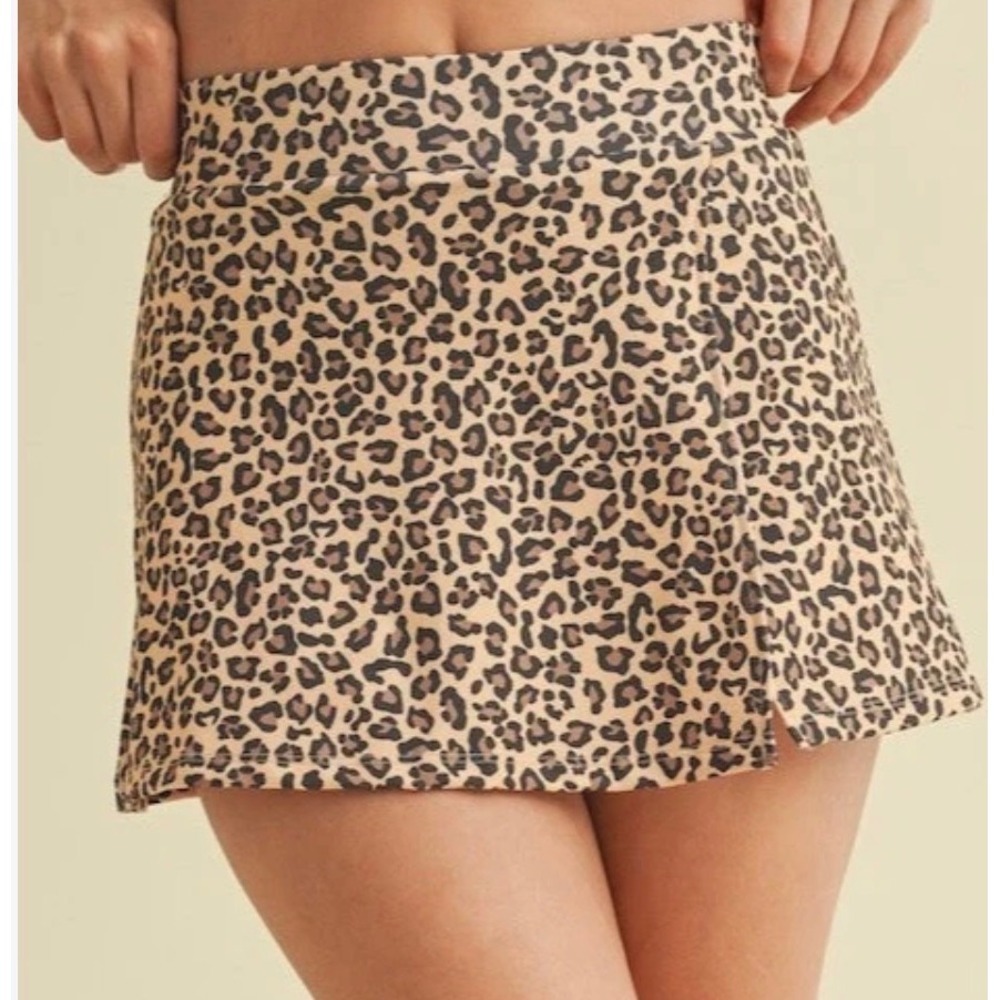 Womens Leopard Print Athletic Golf Tennis Skort NWOT Built In Shorts Small